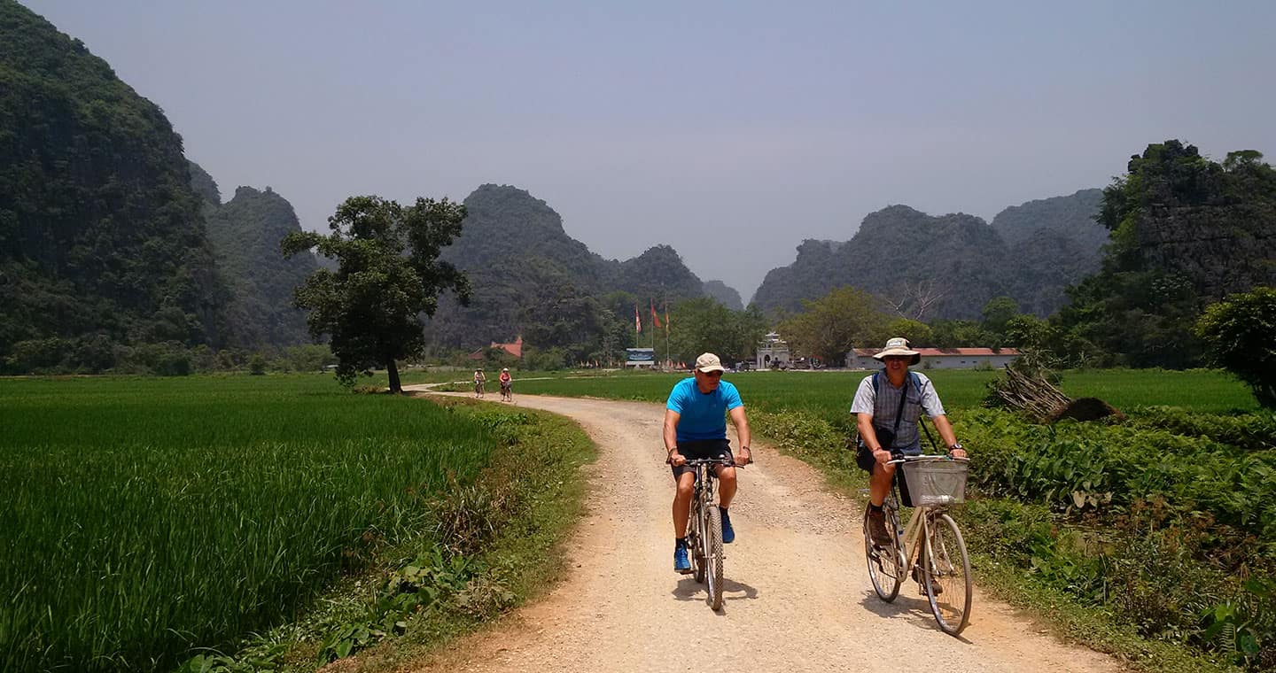 Family cycling Hue and Hoi An